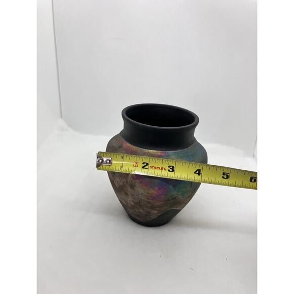 Studio Art Pottery Raku Vase Iridescent Oil Slick Colorful Signed 4.5" T - Picture 11 of 11